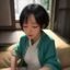 辣妹题材首席编辑头像，专业女性，表情自信，背景为动漫相关书籍